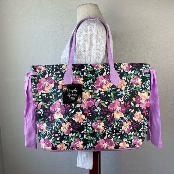 NWT Simply Spring Floral Tote - Picture 1 of 7